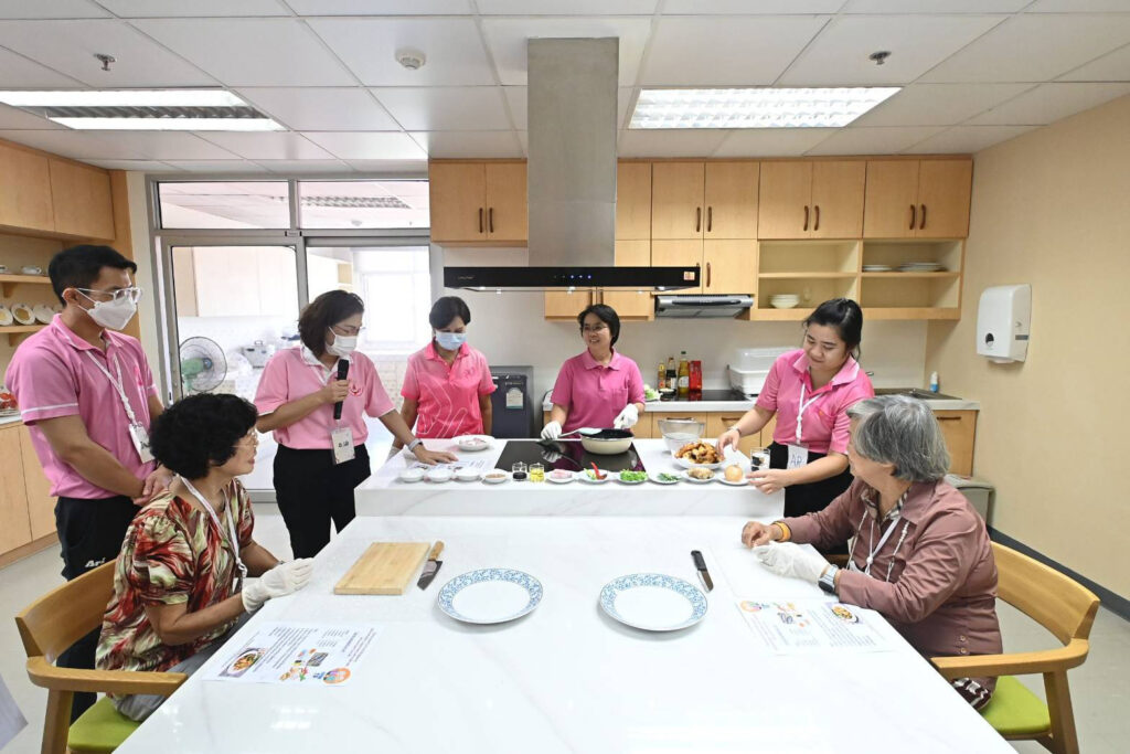 “The Chula Center for Health and Well-being Promotion for Older People” a Second Home for Day Care An answer to the needs of working-age children, ensuring this is what’s best for older people