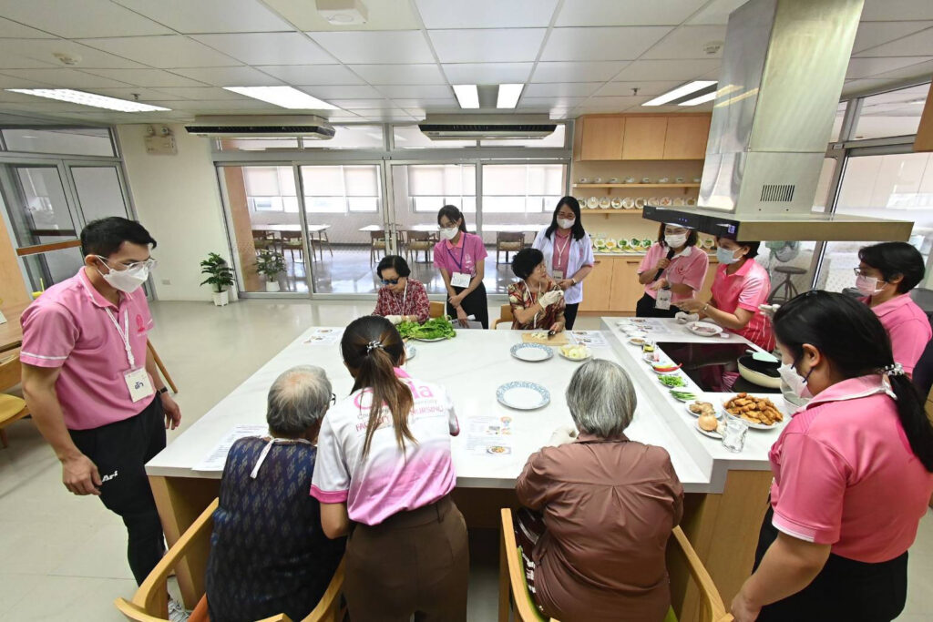 “The Chula Center for Health and Well-being Promotion for Older People” a Second Home for Day Care An answer to the needs of working-age children, ensuring this is what’s best for older people