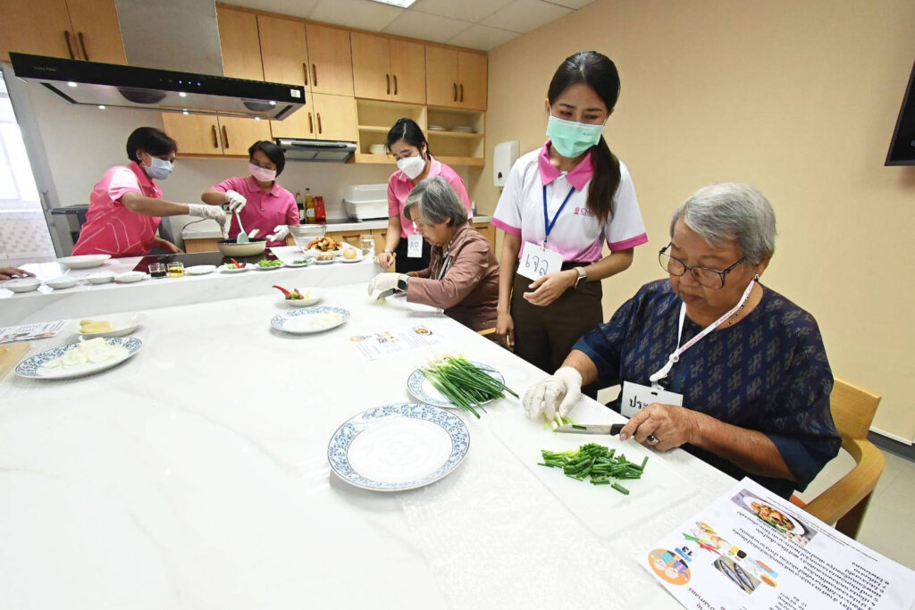 “The Chula Center for Health and Well-being Promotion for Older People” a Second Home for Day Care An answer to the needs of working-age children, ensuring this is what’s best for older people