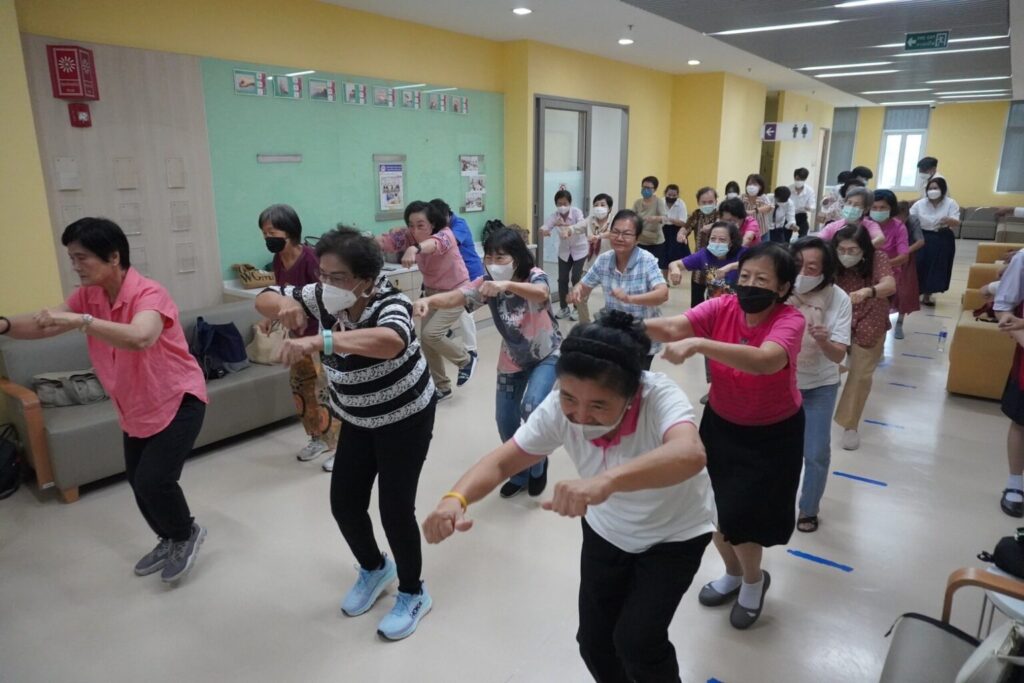 Chula Fine Arts Delivers Elder Eats 1.0 & Music Therapy to Elderly at King Chulalongkorn Memorial Hospital 